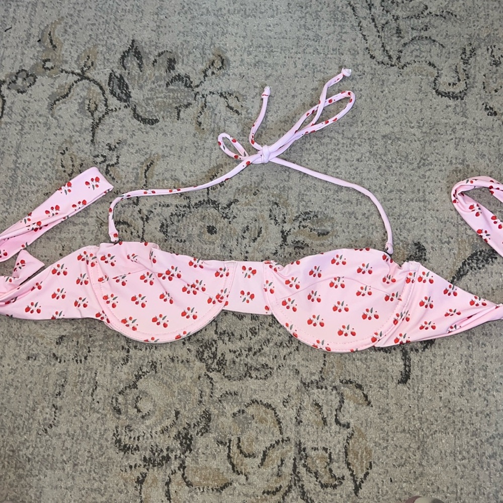 Frankie’s Bikini Strawberry Top